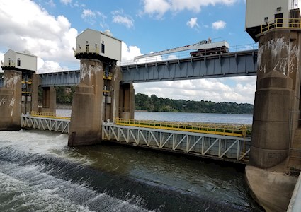 The Emsworth Locks and Dams facility includes two gated dams situated on either side of an island in the Ohio River. The addition of a powerhouse with three turbines will enable the generation of almost 100,000 MWh per year. (Image courtesy Rye Development)