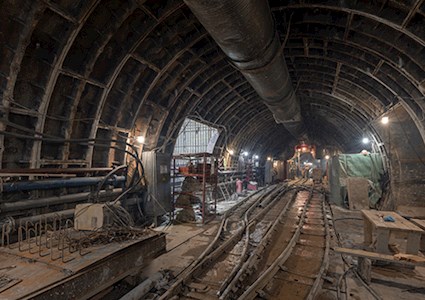 Underground tunnel excavation
