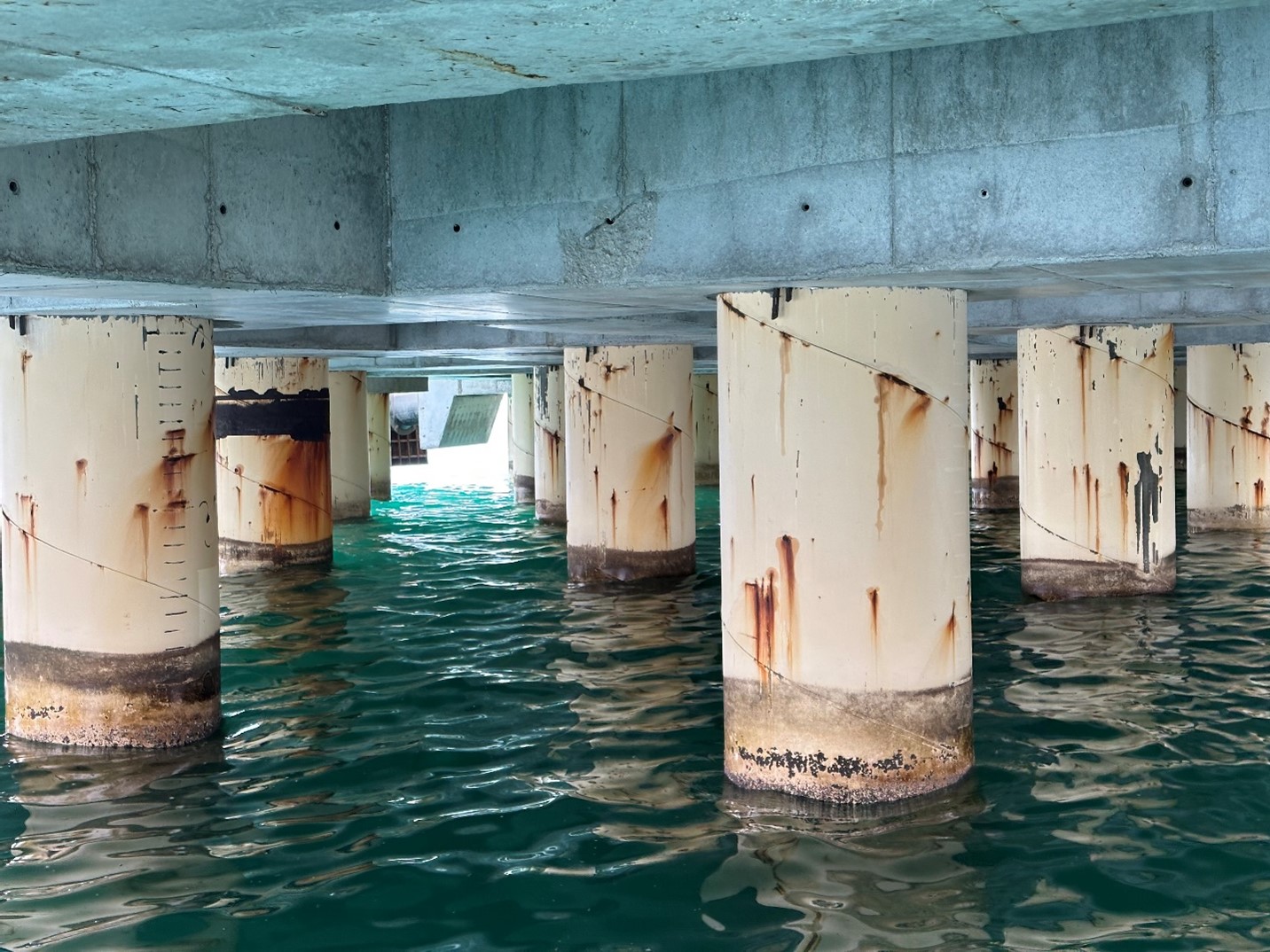 No observed damage for wharf structure supported on 4-foot diameter concrete fill steel pipe piles spaced at approximately 12 feet on centers, Ceyhan, Adana