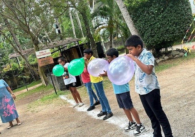 2025 Sri Lanka Bakmaha Ulela-Children with balloons