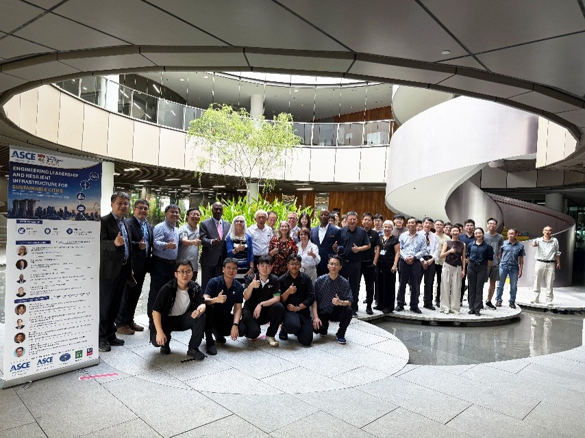 Participants of the workshop group photo.