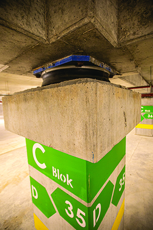 photo of a triple-friction pendulum bearing at the Başakşehir Pine and Sakura City Hospital