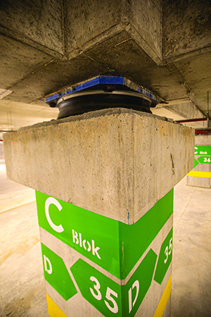 photo of a triple-friction pendulum bearing at the Başakşehir Pine and Sakura City Hospital 