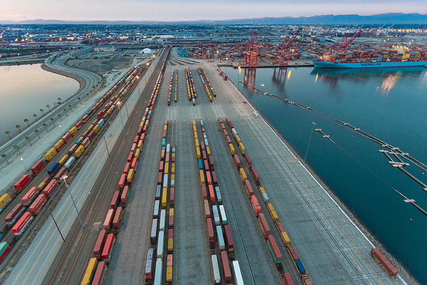 trains at port