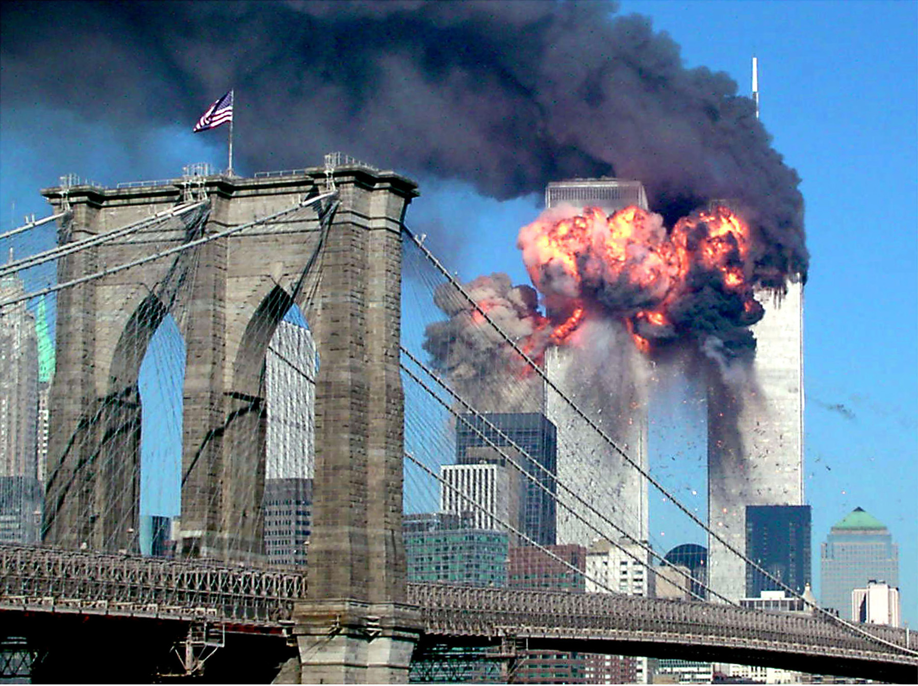 File:World trade center new york city from hudson august 26 2000