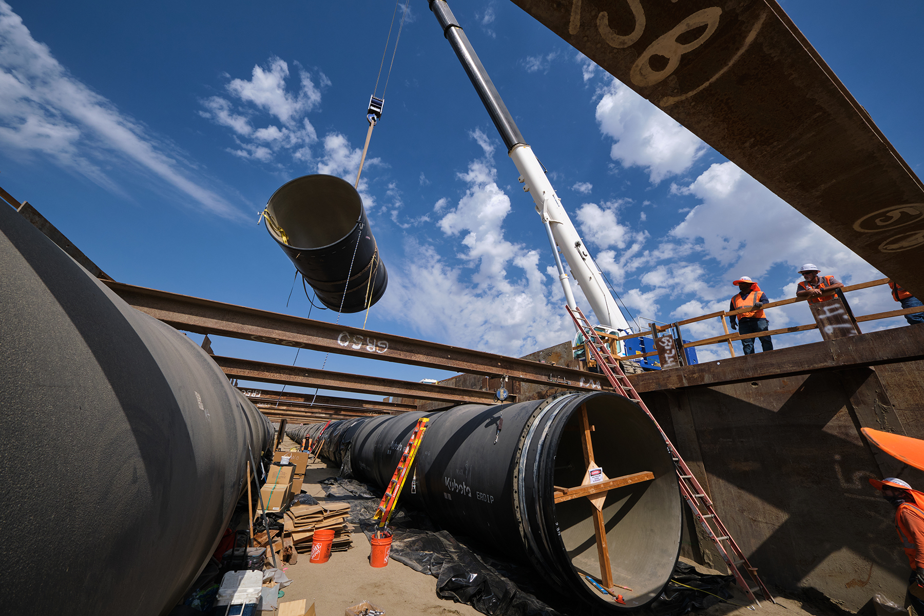 If the Earth moves, this flexible iron pipe moves too