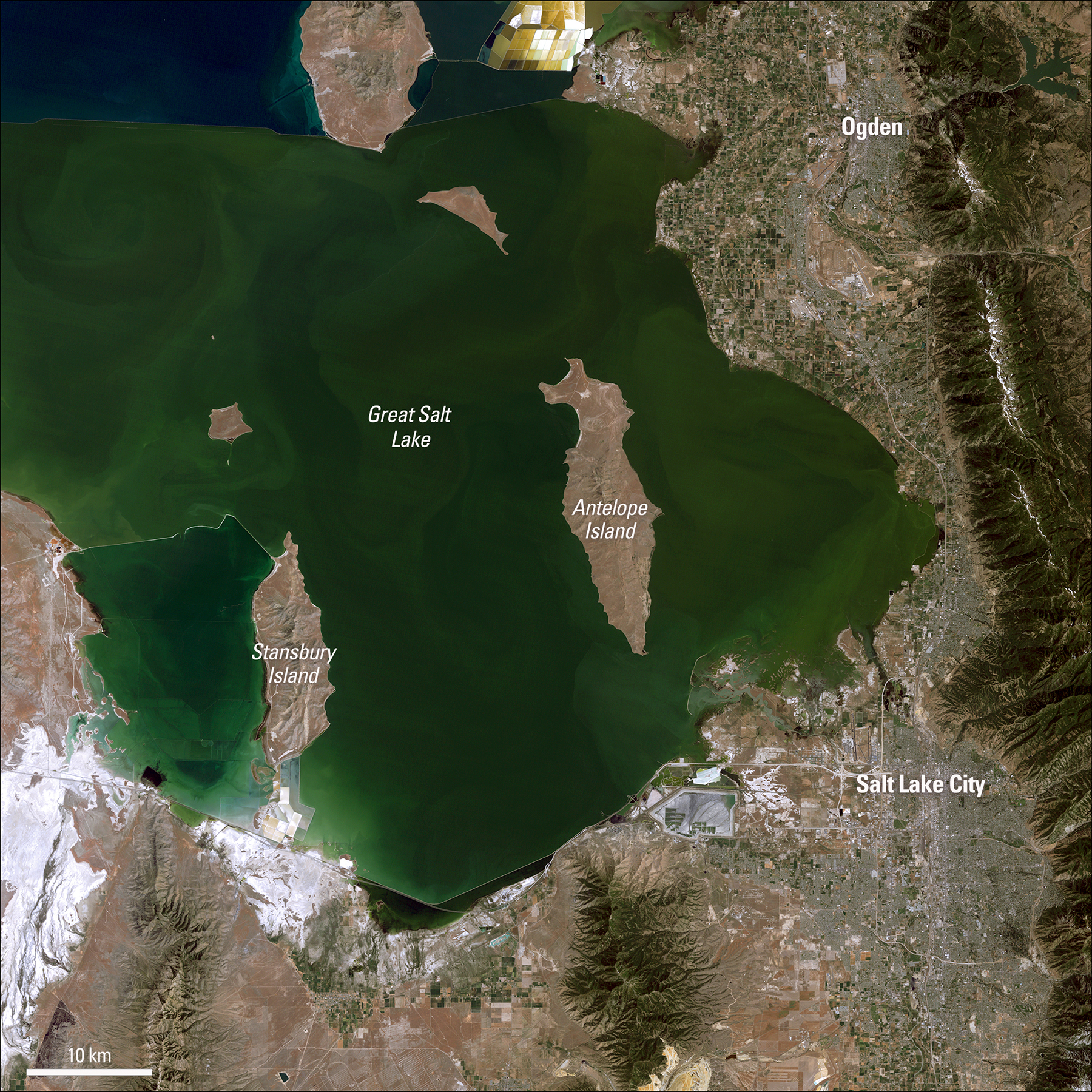 In 1986, the Great Salt Lake was at a record-high elevation, covering approximately 2,300 sq mi and containing roughly 30 million acre-ft of water. (Image courtesy of Michelle Bouchard using Landsat data from the U.S. Geological Survey)