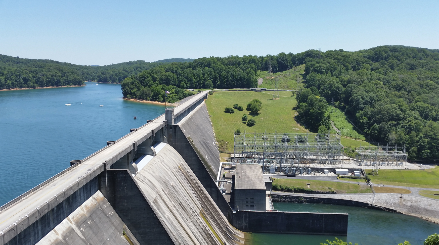 Owned and operated by the Tennessee Valley Authority, Norris Dam on the Clinch River in east Tennessee is a hydroelectric facility having a summer net dependable capacity of 126 MW (Image courtesy of ORNL, U.S. Department of Energy)