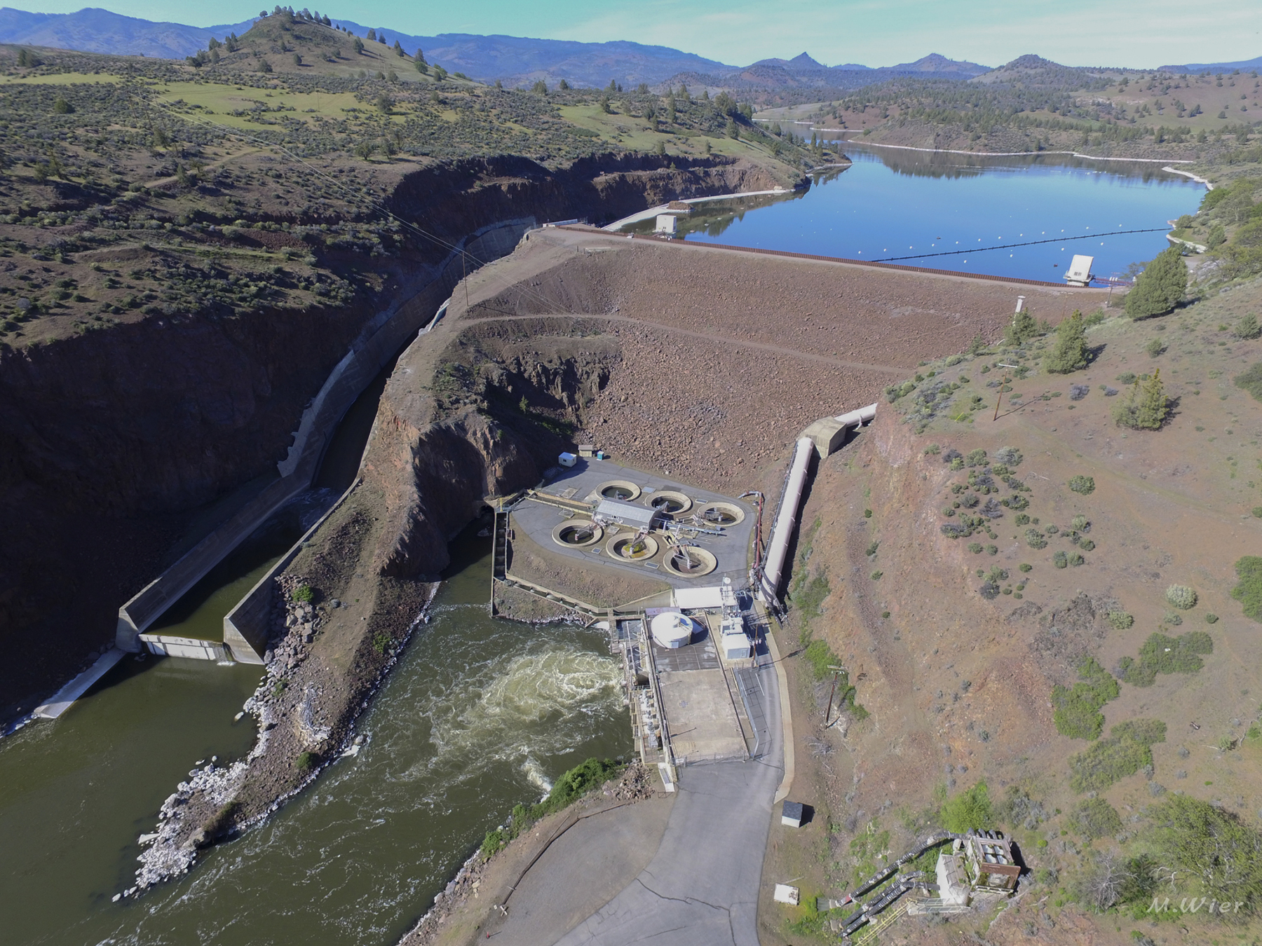 At the Iron Gate Dam in California, an existing low-level tunnel will be strengthened to ensure that it can withstand the hydraulic forces associated with the reservoir drawdown. (Image courtesy of Michael Wier/California Trout)