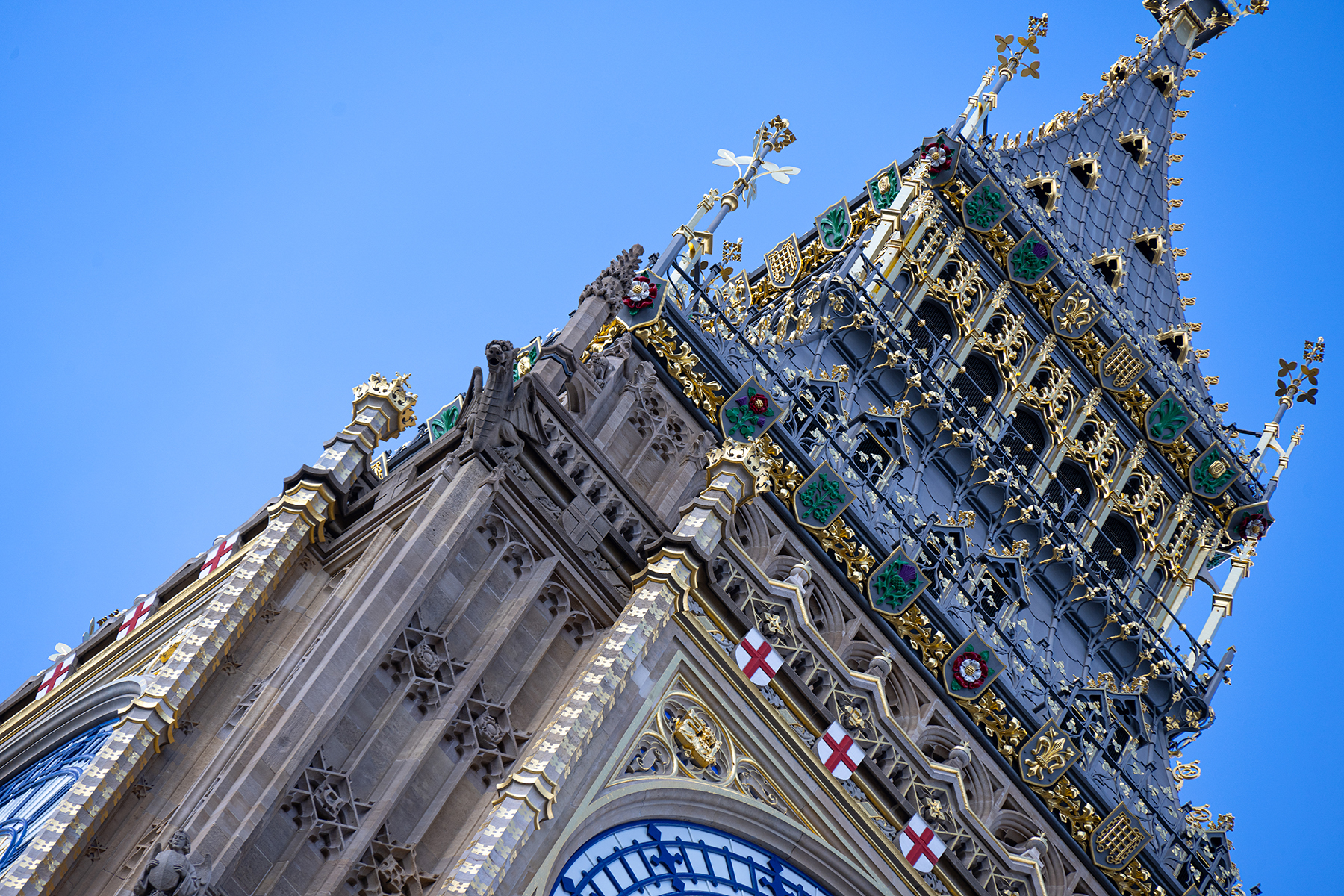 The refurbishment involved structural work on thousands of cast-iron components from the tower’s 30 m tall roof above the clock faces. (©UK Parliament, Andy Bailey)