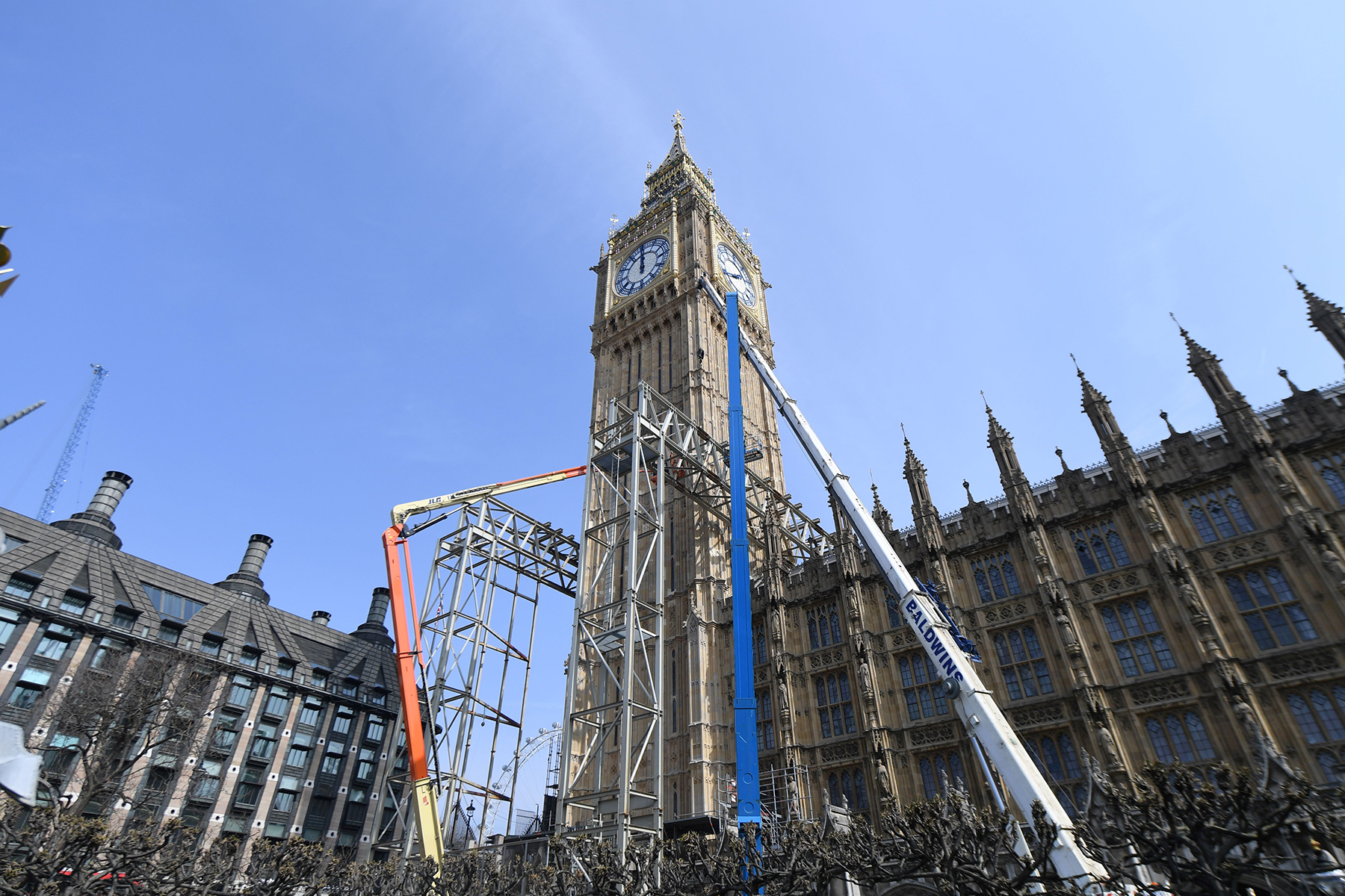 Scaffolding erected around the tower during refurbishment work had to be carefully positioned to accommodate structural and security concerns. (©UK Parliament, Jessica Taylor)
