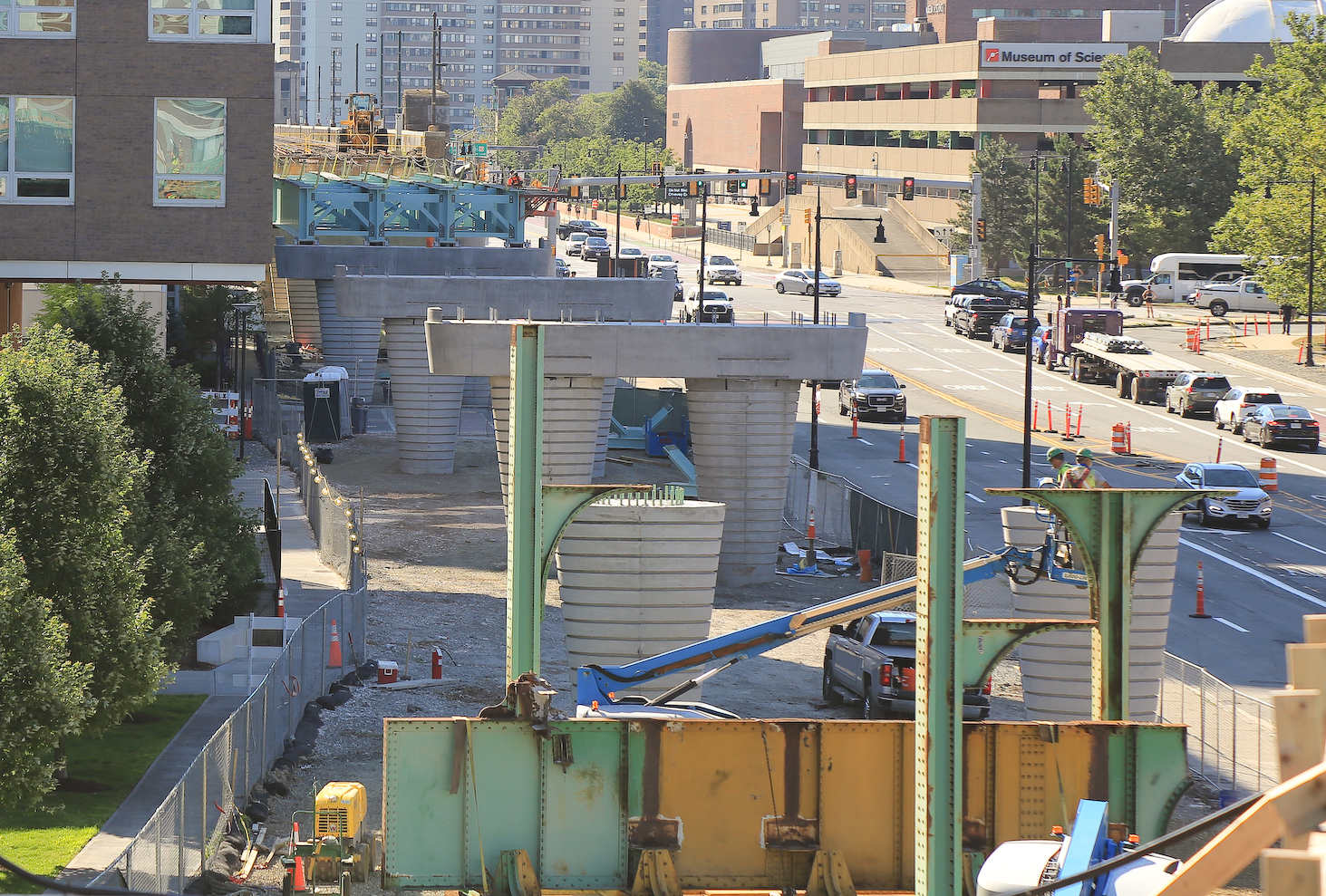 Construction of the Lechmere Viaduct occurred quite close to existing adjacent buildings. (Image courtesy of GLX Constructors)