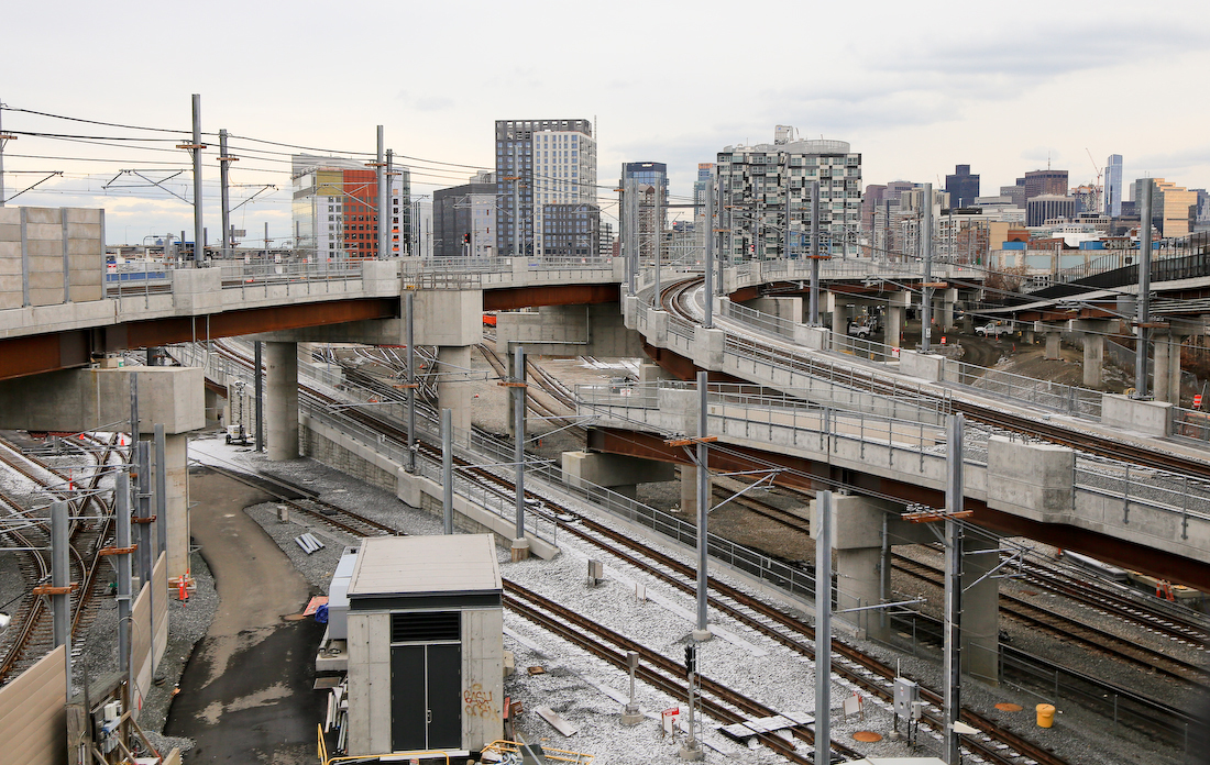 Design challenges abounded at the junction of the Lechmere and Union Square Branch viaducts, necessitating complex, curving geometries to create sufficient space for the project components. (Image courtesy of GLX Constructors)