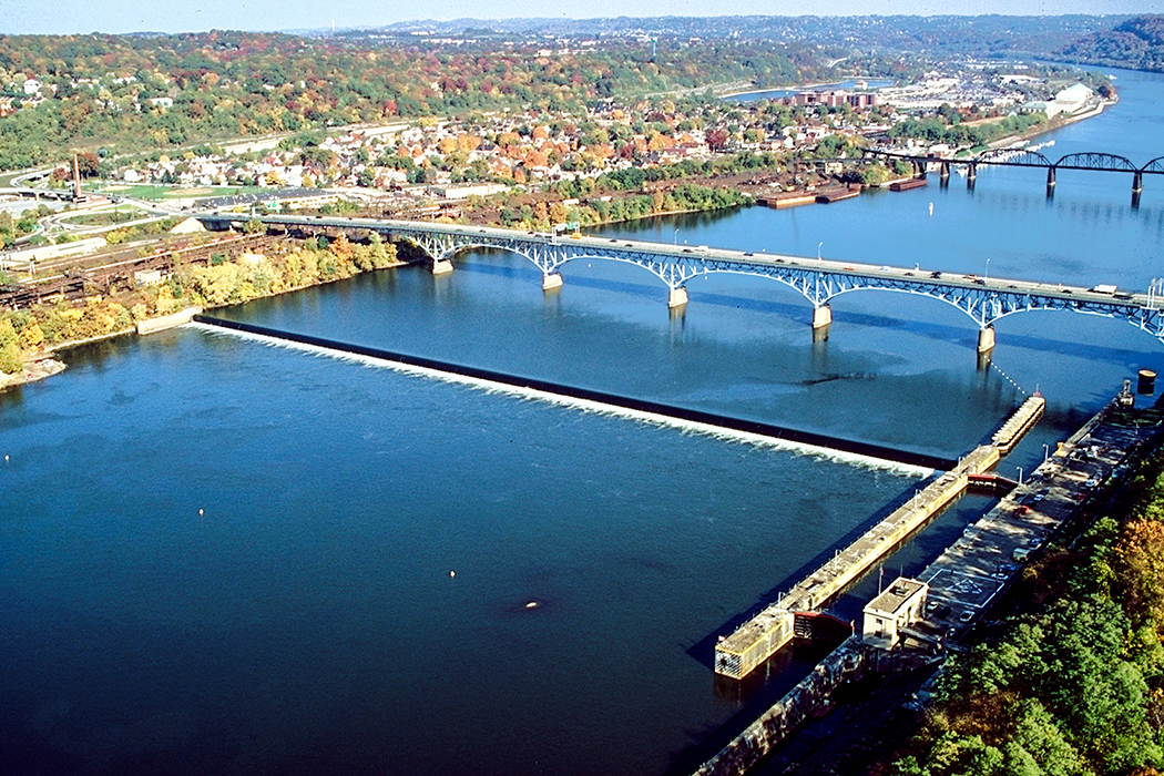 The Emsworth Locks and Dams facility includes two gated dams situated on either side of an island in the Ohio River. The addition of a powerhouse with three turbines will enable the generation of almost 100,000 MWh per year. (Image courtesy Rye Development)