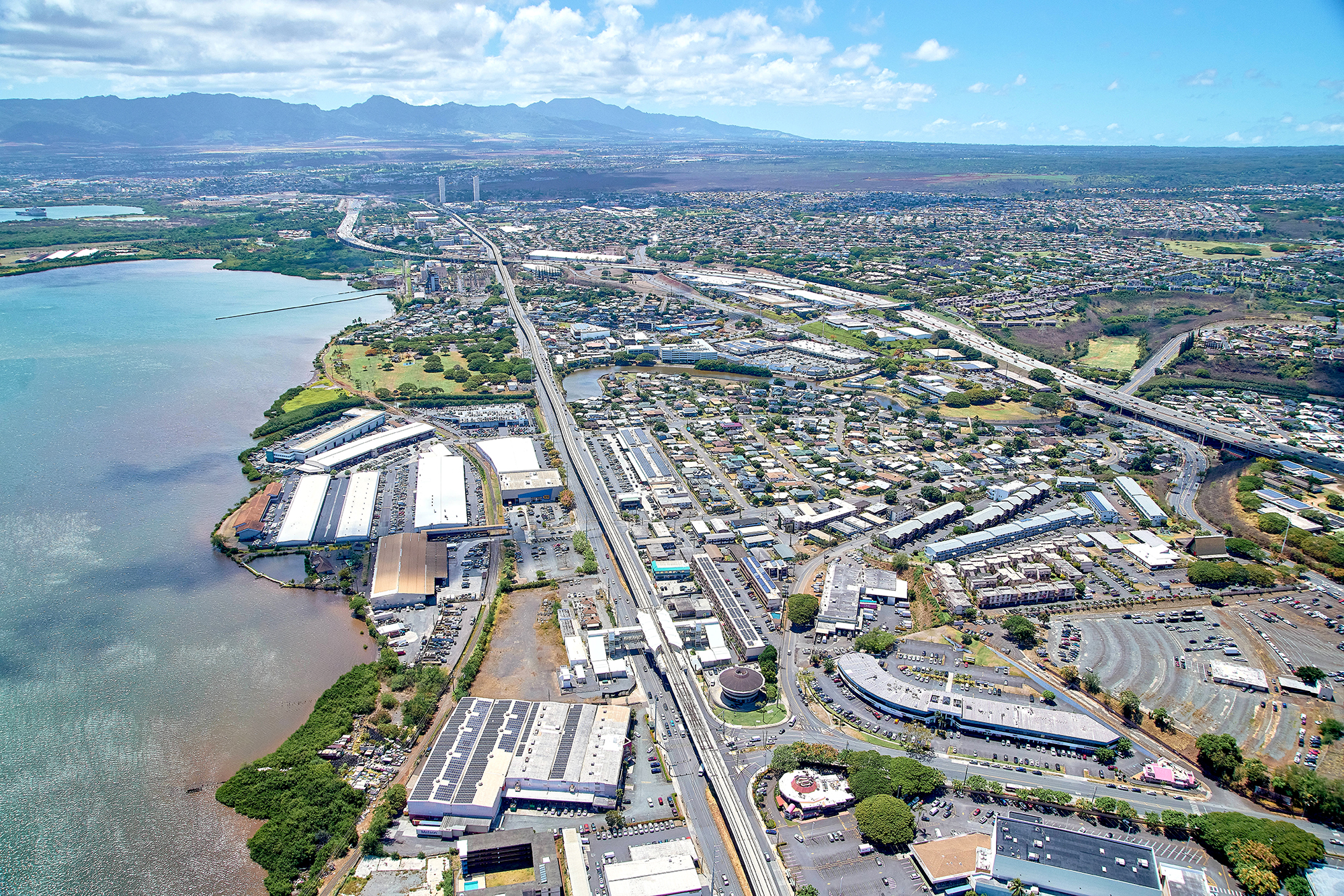 The project had to contend with unpredictable and changeable groundwater, including tidal influences. Shown here is the Kalauao/Pearlridge station. (Image courtesy of HART)