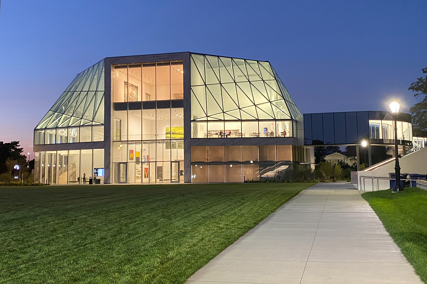 Expansion adds new building, green space to Buffalo art museum