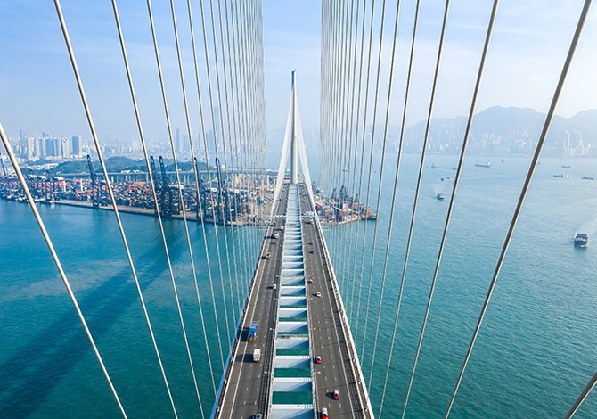 Stonecutters Bridge (Hong Kong) © Getty Images