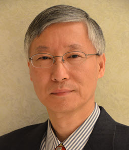 headshot of Zhang