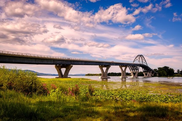 photo of Lake Champlain Bridge