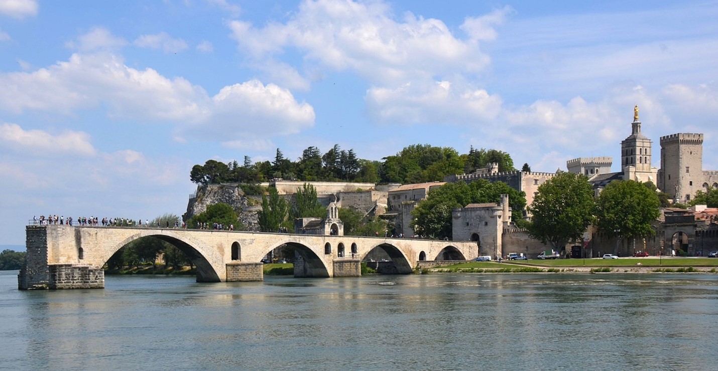 photo of Sur le Pont d'Avignon