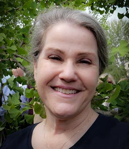 headshot of Elizabeth Bialek