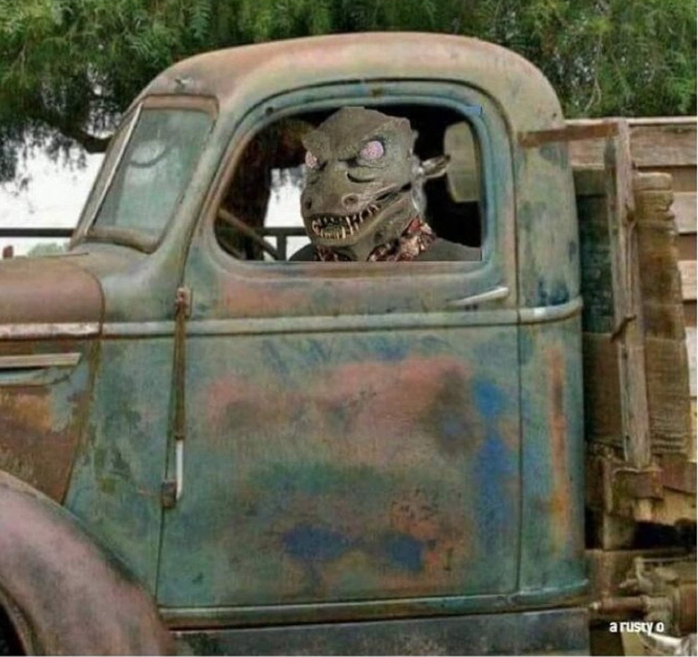 photo of a Gorn in a flatbed Ford