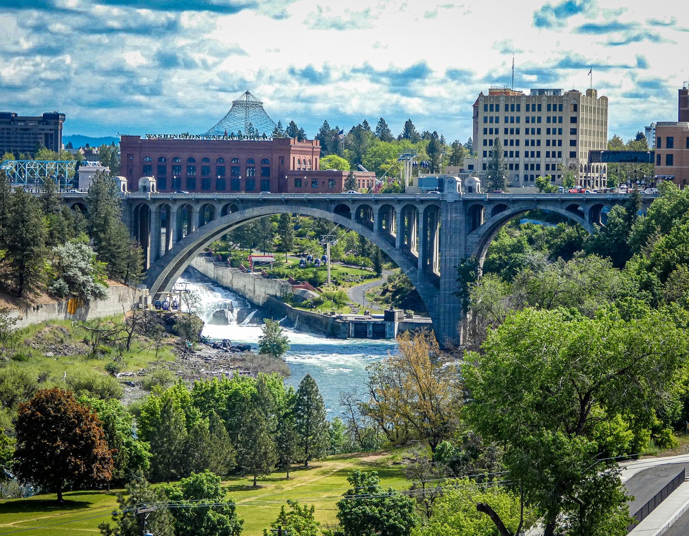 photo of Monroe Street Bridge