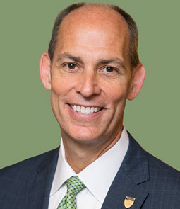 headshot of Tom Smith