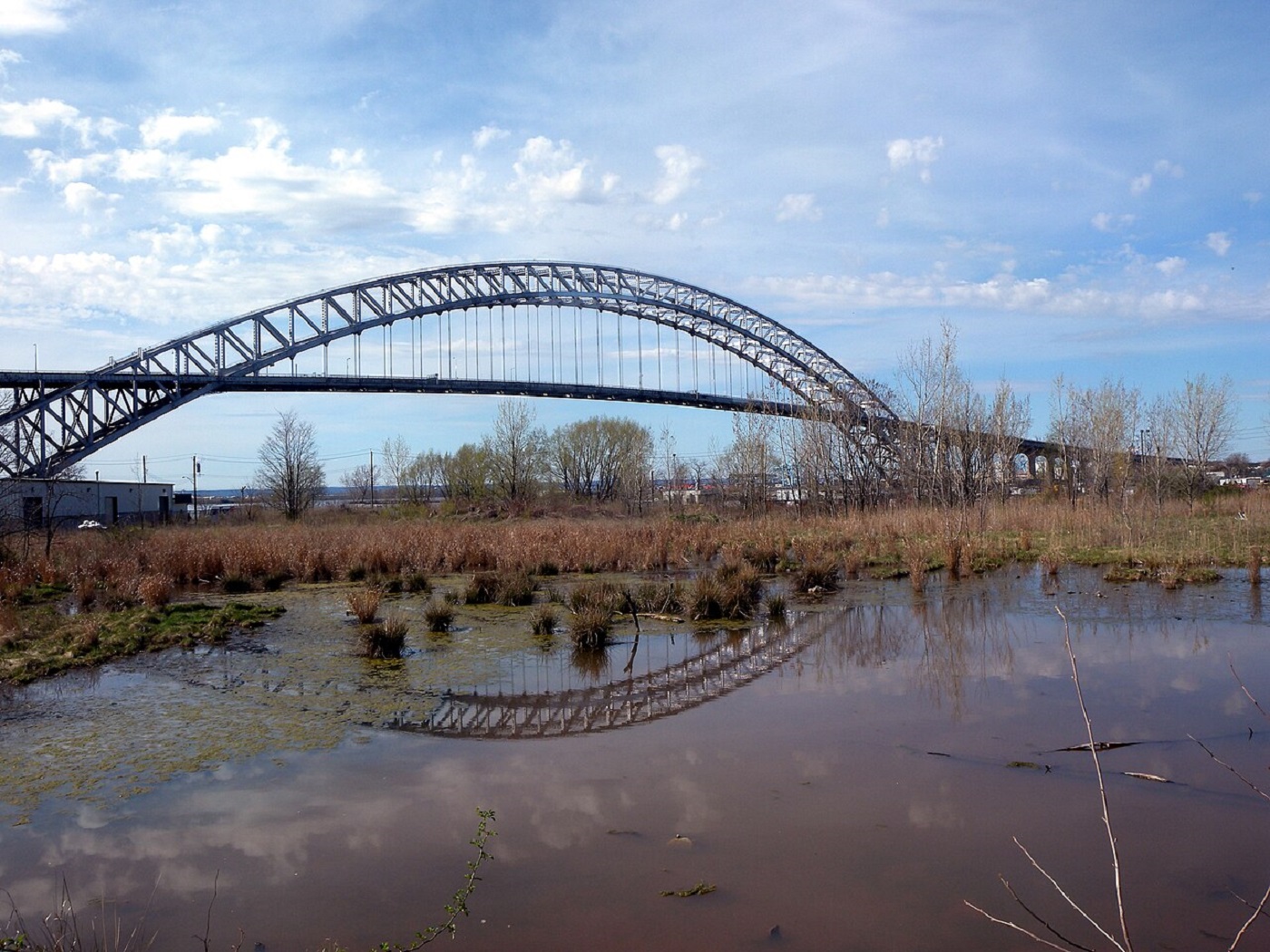 photo of Bayonne Bridge under construction