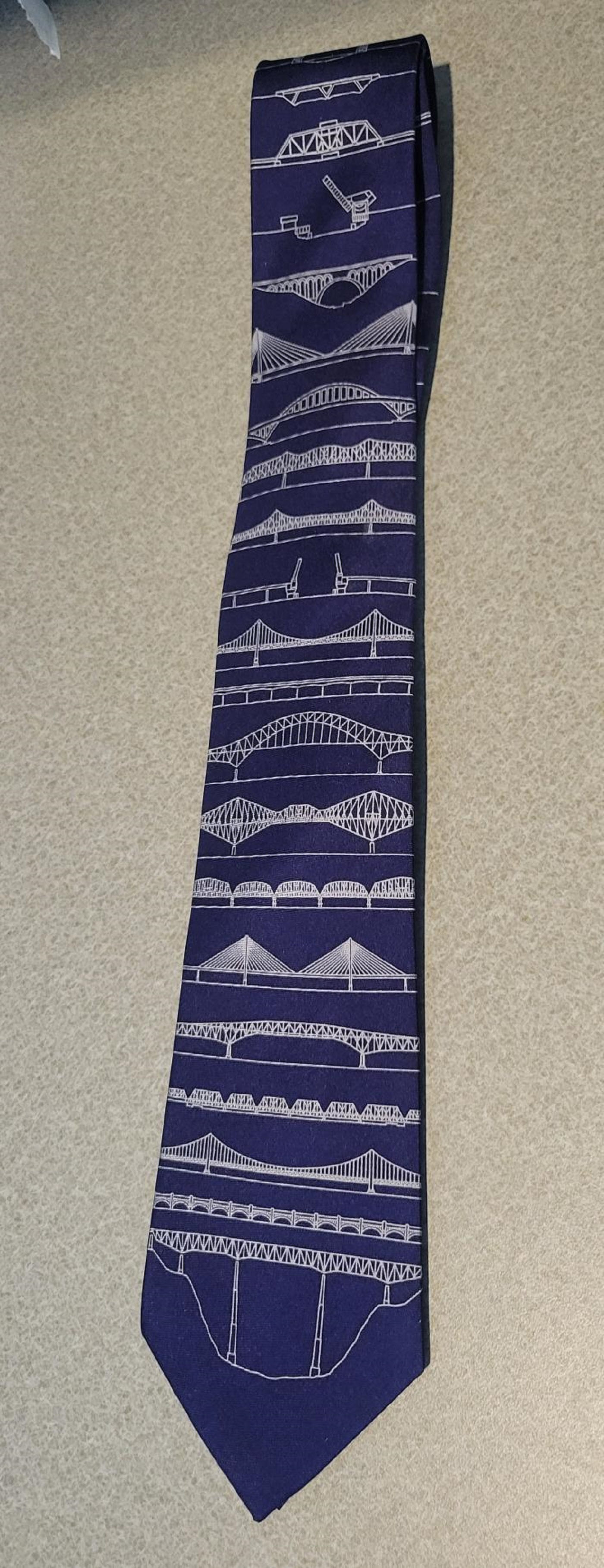 photo of bridge necktie