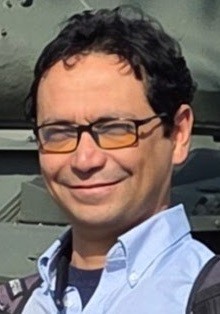 Headshot of Cataño-Lopera