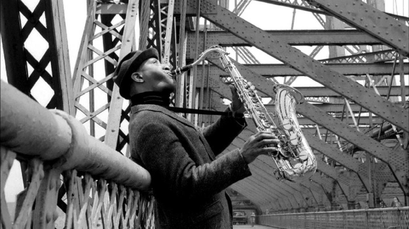 photo of Sonny Rollins practicing on the Williamsburg Bridge