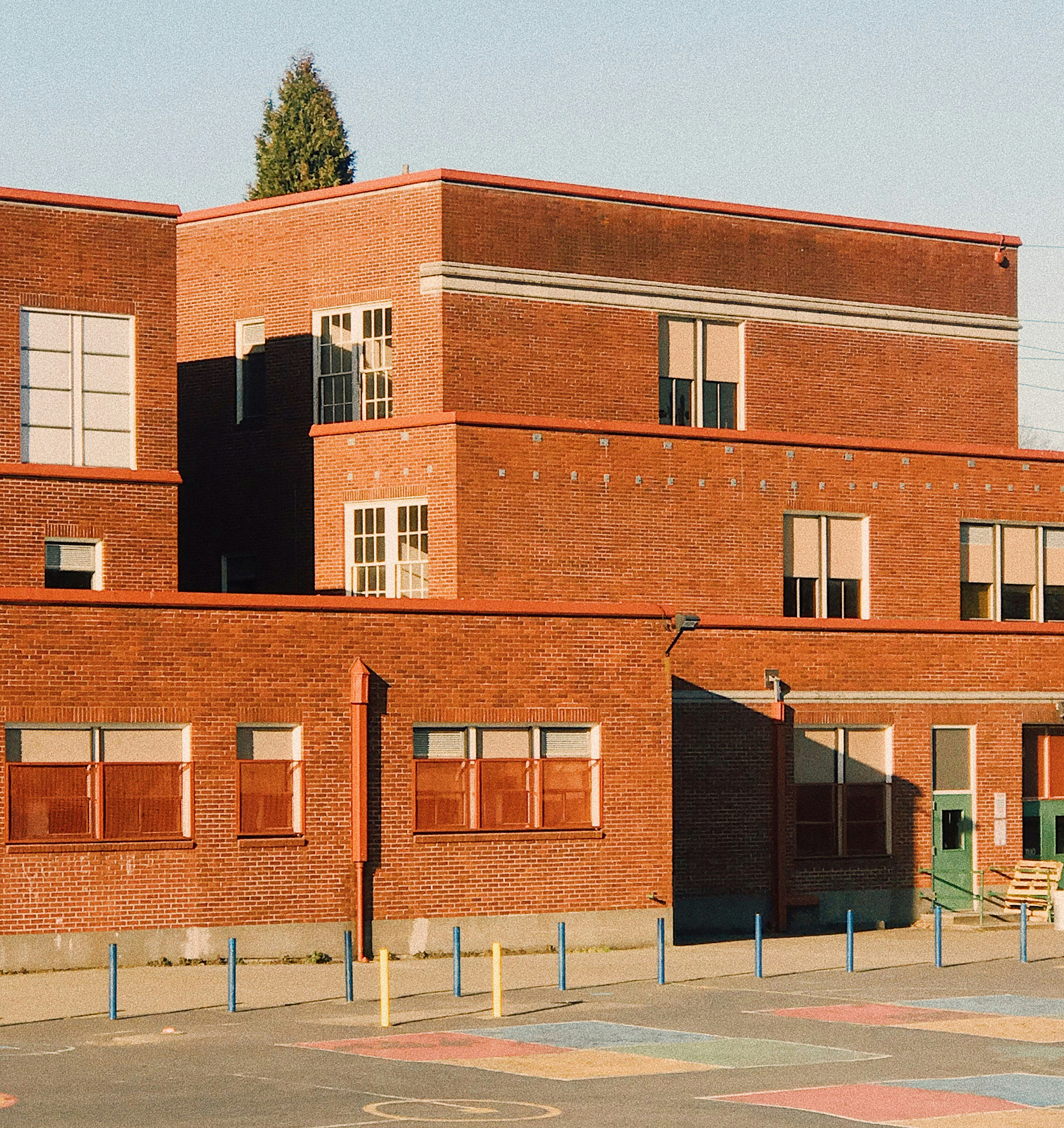 Older brick public school building in Portland, Oregon